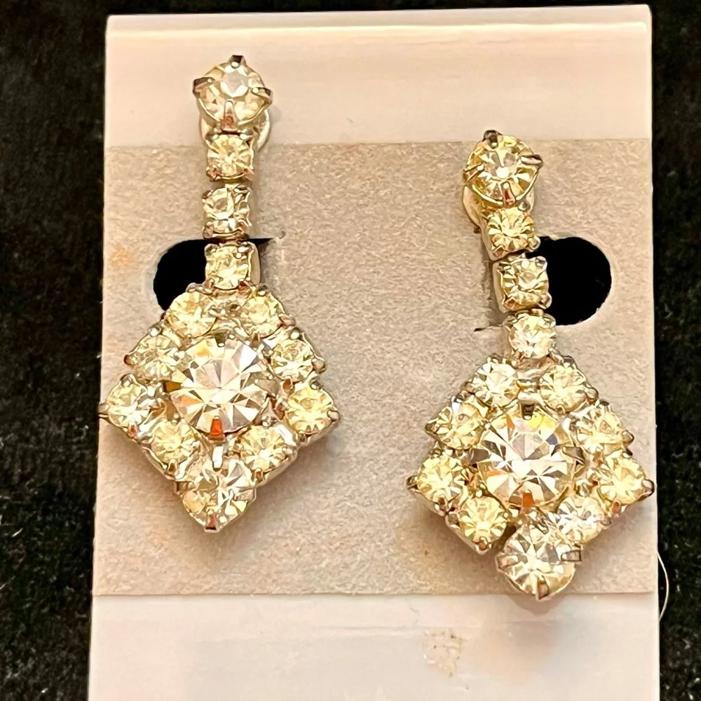 Vintage 1950s Rhinestone Crystal Drop Dangle Earrings Silver Tone Screw Back